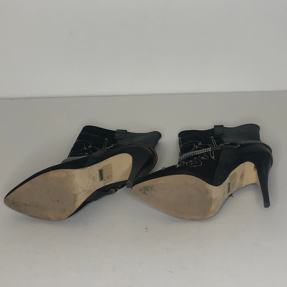 Hot spike heeled boots with silver buckle - Picture 5 of 8